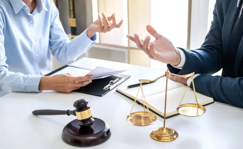 Personal Injury Lawyer vs. Insurance Adjuster: Who Protects You Better?